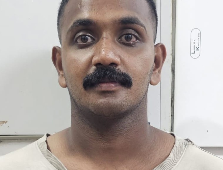 വാഹനം തടഞ്ഞുനിർത്തി മൊബൈൽ ഫോൺ തട്ടിയെടുത്ത കേസിൽ മൂന്ന് പേർ അറസ്റ്റിൽ