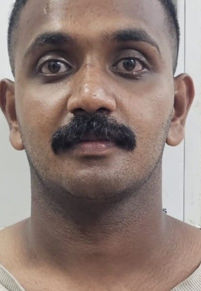 വാഹനം തടഞ്ഞുനിർത്തി മൊബൈൽ ഫോൺ തട്ടിയെടുത്ത കേസിൽ മൂന്ന് പേർ അറസ്റ്റിൽ